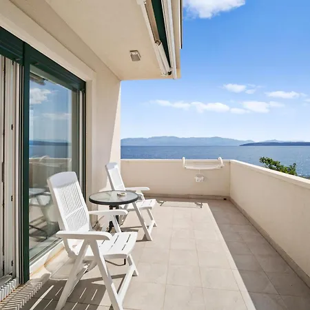 House , Seafront Pelegrin *