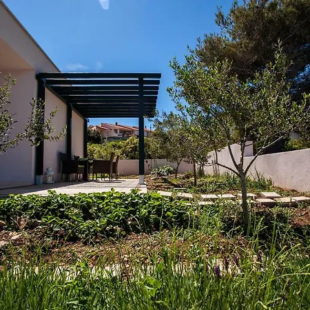 House , Seafront Pelegrin