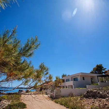 House , Seafront Pelegrin *